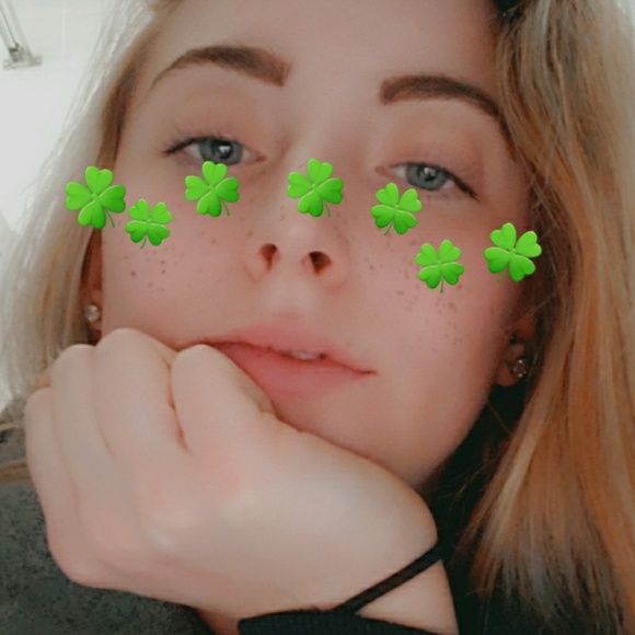 Meet your Posher, Sarah - Picture 1 of 1